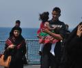 Braving war-like conditions, Navy rescues 800 from Yemen