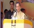 At Sivagiri mutt, Sonia makes veiled attack on BJP