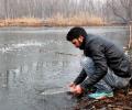 Freezing cold leaves Kashmir shivering