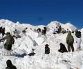 Three soldiers killed in avalanche in Machhil