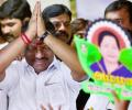 More MPs back OPS as Sasikala struggles to keep MLAs together