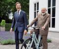 Dutch PM Rutte gifts bicycle to Modi