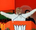 Modi uses 'Gayatri' mantra against SP at Jaunpur