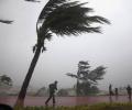 Cyclone Mora hits Bangladesh, thousands moved to safer places