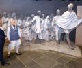 Abe visits largest Mahatma Gandhi museum