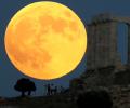 'Blood moon' dazzles skywatchers around the world