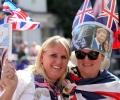 PHOTOS: Thousands tune in for the royal wedding