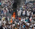 Protesters vandalise stations, block roads in Bengal