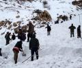 Himachal: 1 Army jawan dead, 5 others trapped in avalanche