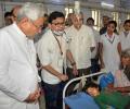 Protests greet Nitish during Muzaffarpur hospital visit