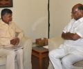 Naidu steps up efforts for 3rd Front, meets opposition leaders