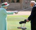 Arise Sir Tom! Queen knights 100-yr-old fundraising Captain