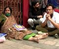 Writer stages 20-hr protest as jeweller refuses to speak in Marathi