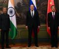 Jaishankar, Wang Yi meet in Moscow amid LAC standoff