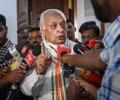 Kerala governor asks Kairali, MediaOne journos to 'get out' of press briefing