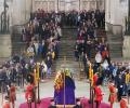 Over 2.5 lakh people saw Queen's lying in state: Report