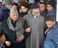 Wearing pheran amid snowfall, Rahul concludes Bharat Jodo Yatra