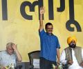 Kejriwal narrates story of 'uneducated king' at AAP rally against Centre