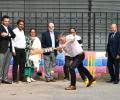 Aussie Deputy PM Plays Gully Cricket!