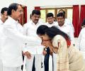 KCR Meets Kavitha After Her Release