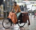 Heavy rains lash Mumbai; railway, bus transport hit