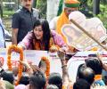 Sushma's Daughter In Debut Battle