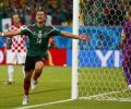 Hernandez inspires Mexico into last 16 with Croatia win