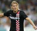 PSV sink Alkmaar to spoil Advocaat's return