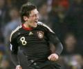 Chelsea close to Ozil deal?