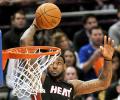 Heat and red-hot James scorch Knicks by 22 points