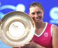 Zvonareva downs Tanasugarn to retain Pattaya Open