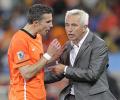 Sulky Van Persie defends rant at Dutch coach