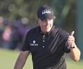 Woods likely to lose No 1 ranking to Mickelson