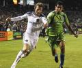 Beckham inspires Galaxy into Conference final 