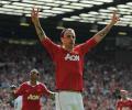 Man United cruise past Fulham to go 10 clear 