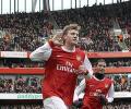 FA Cup: Fulham crush Spurs, Arsenal scrape through