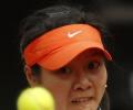 Li, Djokovic advance in very different ways