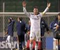 Beckham drives Galaxy past Bulls to Western final 