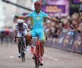 Kazakh cyclist Vinokourov wins men's road race