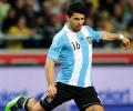 Messi shackled but Argentina outclass Sweden