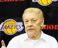 Los Angeles Lakers owner Jerry Buss dies at 80