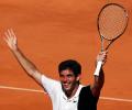 World no. 114 Delbonis shocks Federer in Hamburg semis