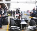 Formula One mulls over minimum pitstop times