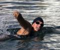 Jellyfish sting ends Aus woman's record swim from Cuba to US