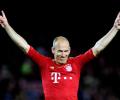 Bayern edge past Gladbach, Dortmund lose