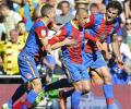 Veteran Phillips puts Palace back in Premier League