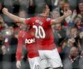 EPL: Van Persie goal sinks Arsenal at Old Trafford