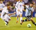 Aguero brace gives Argentina 2-0 win over Bosnia