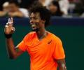 Federer dumped out of Shanghai Open by Monfils