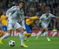 Ibrahimovic, Ronaldo shine as goals flow in Champions League